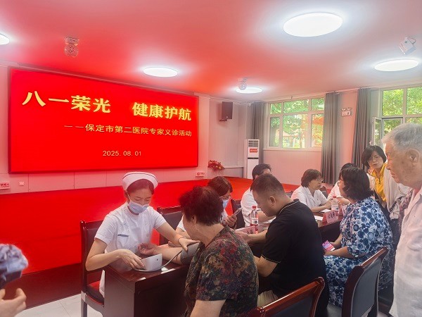 義診送軍休，溫情守護健康長 營養健康咨詢服務進軍營